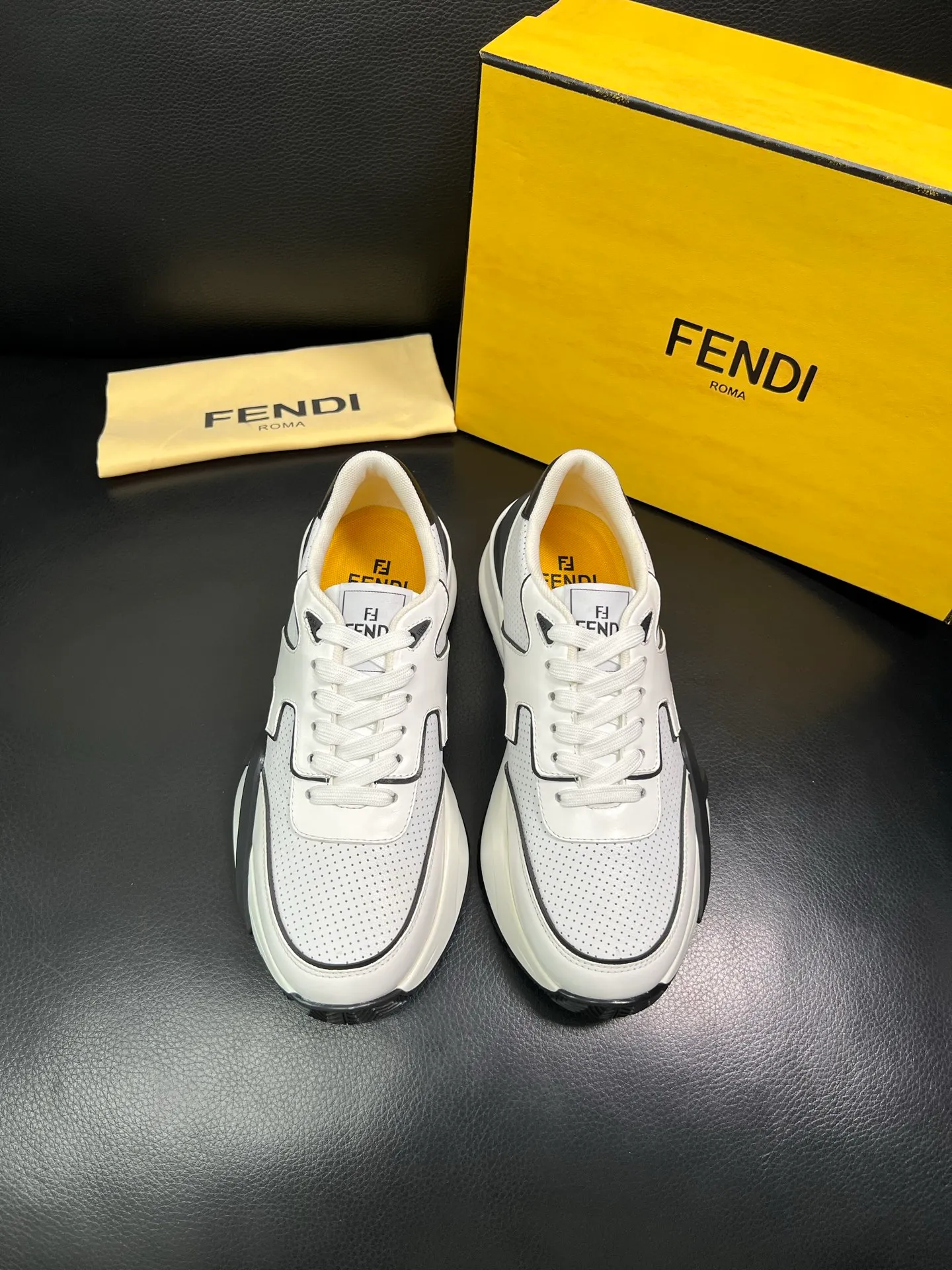 Men's shoes 💰840 FENDI top purchasing Fendi counters are equipped with the original factory, original fabrics imported from Italy, breathable and comfortable cowhide lining, soles: original soles specially provided by the original factory are super comfortable, original factory orders 🔍high quality, you can enter and exit the counter at will, welcome to compare, code number 39-44 (customized 38-45) 85856